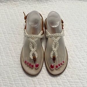 Nautica Cream and Tan Sandals with Chic Thong Style